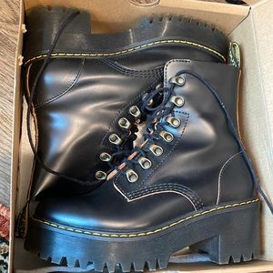 Dr. Marten Leona black boots